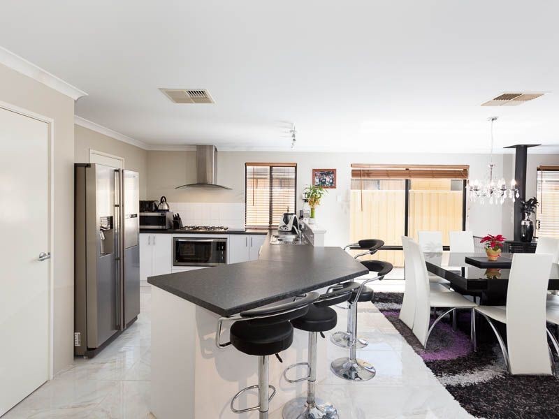 10 Jacksonia Promenade, Success WA 6164