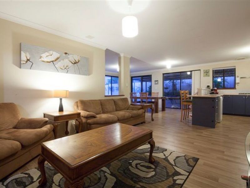 33 Sciano Drive, Success WA 6164