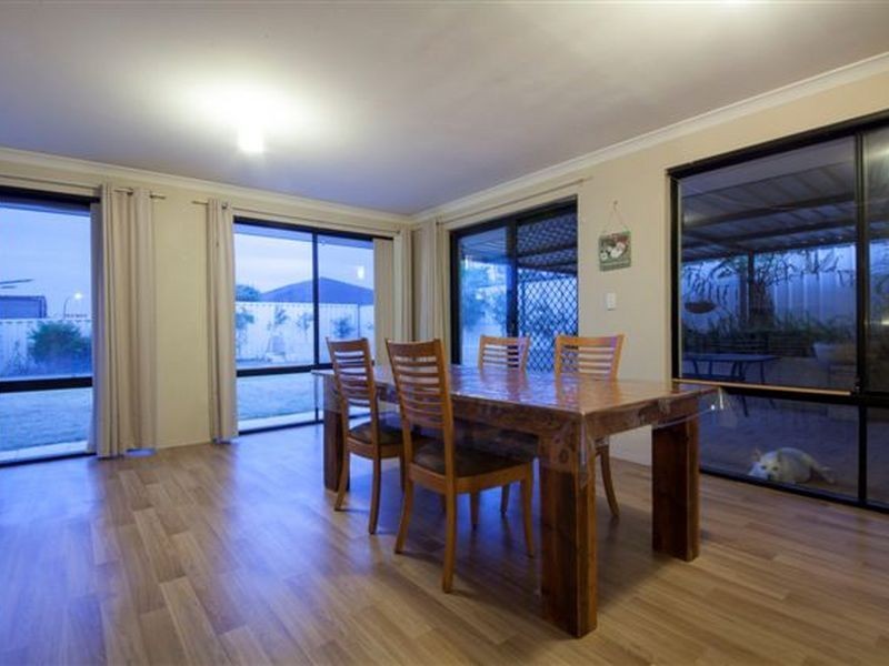 33 Sciano Drive, Success WA 6164