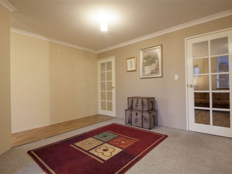 33 Sciano Drive, Success WA 6164