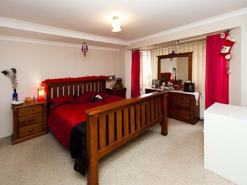 7 Wintersweet Place, Halls Head WA 6210