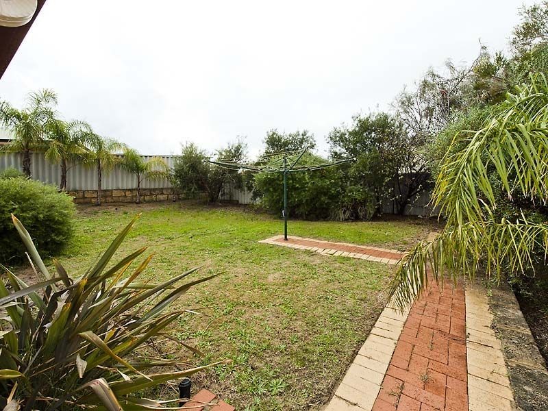 7 Wintersweet Place, Halls Head WA 6210