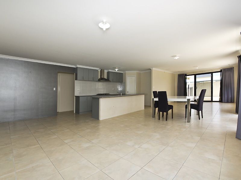14 Seville Way, Aubin Grove WA 6164