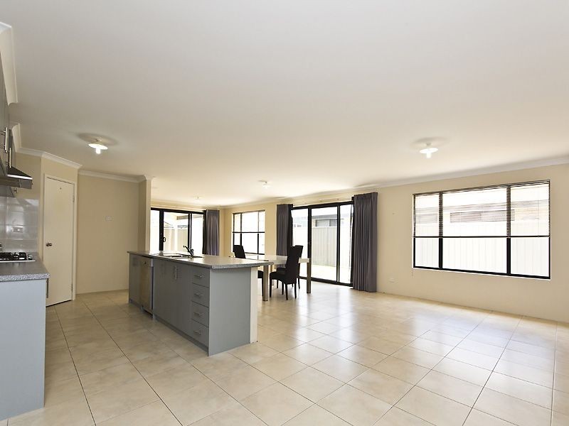14 Seville Way, Aubin Grove WA 6164