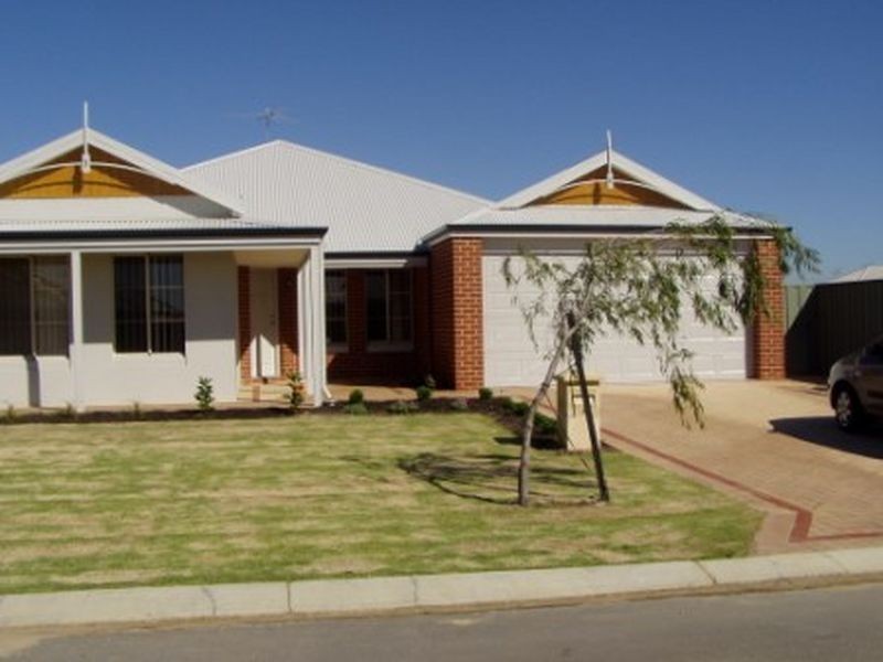 4 Burleigh Way, Aubin Grove WA 6164