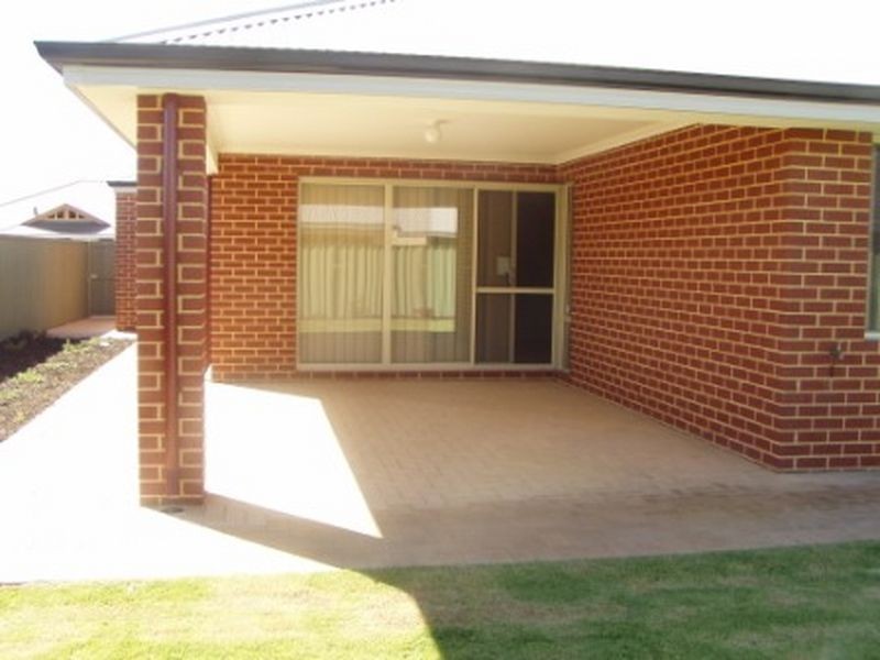 4 Burleigh Way, Aubin Grove WA 6164