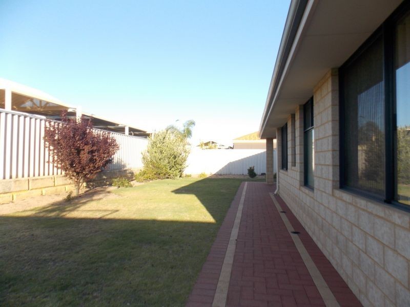 14 Keystone Loop, Secret Harbour WA 6173