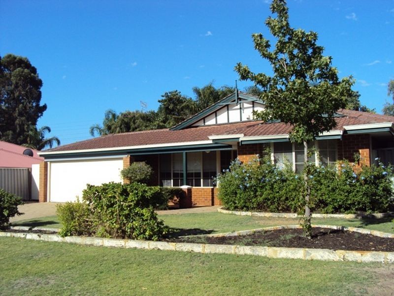 4 Derwent Crescent, Success WA 6164