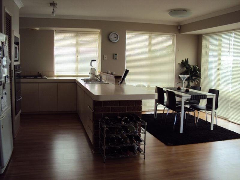 4 Derwent Crescent, Success WA 6164