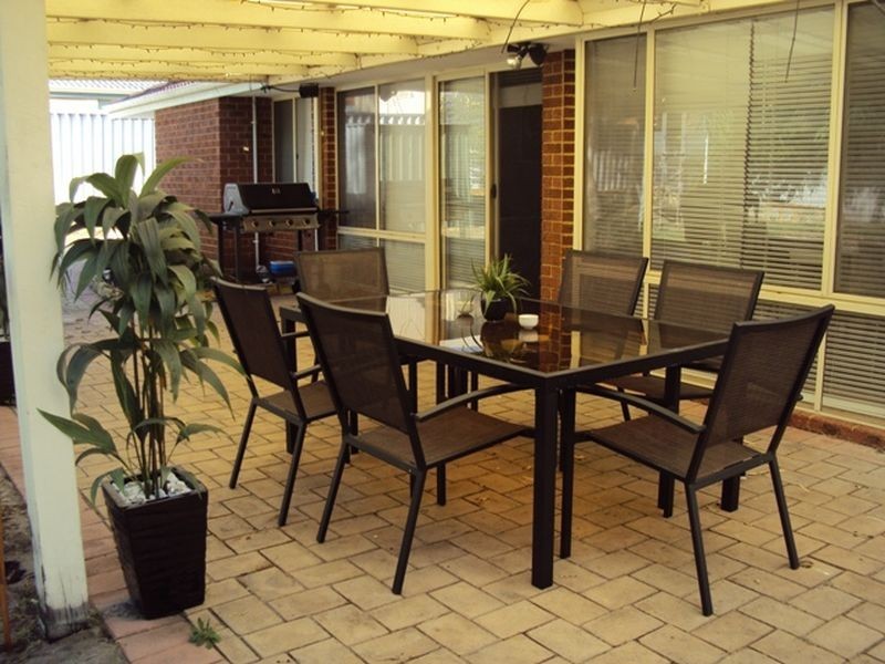 4 Derwent Crescent, Success WA 6164