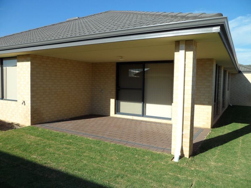 16 Calneggia Drive, Byford WA 6122
