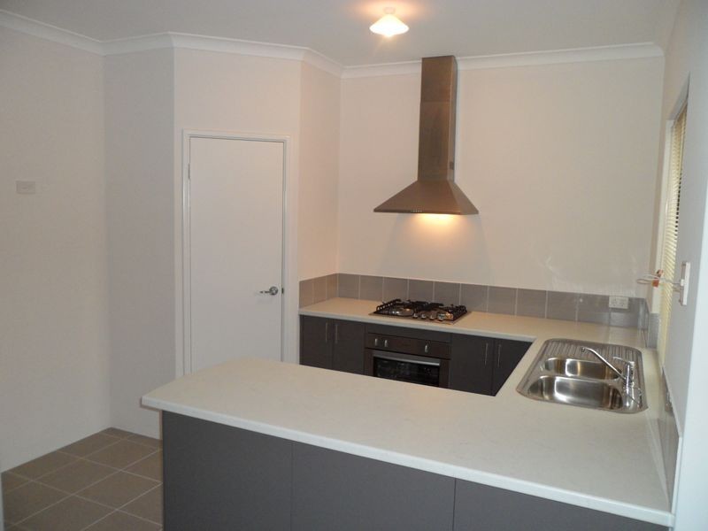 5/7 Crossville Way, Success WA 6164