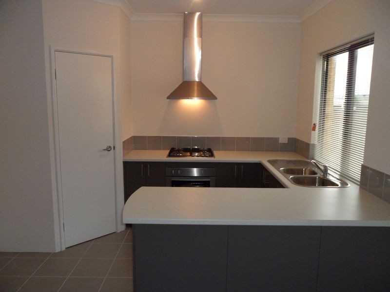 5/7 Crossville Way, Success WA 6164