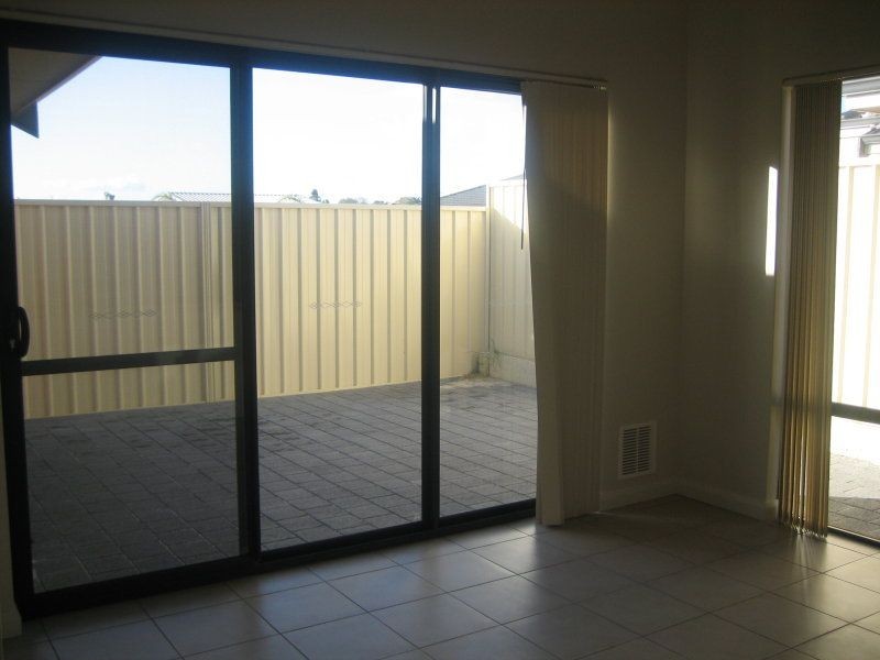 2/15 Coogee Road, Munster WA 6166