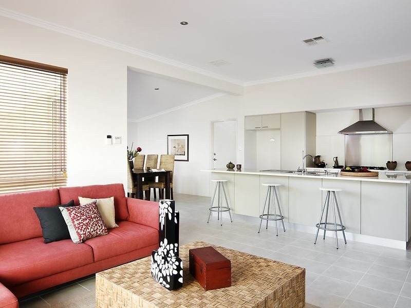 8 Angelica Way, Atwell WA 6164