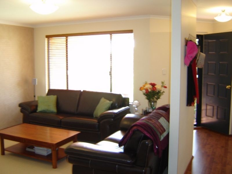 26 Avon Crescent, Atwell WA 6164