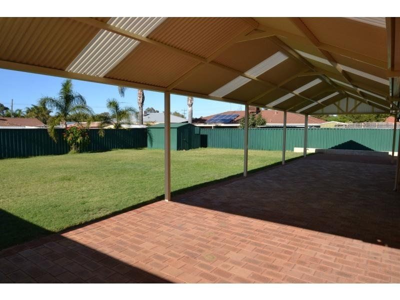 4 Woodbridge Mews, Beldon WA 6027