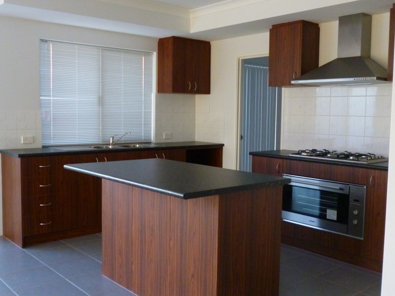5 Caper Place, Success WA 6164