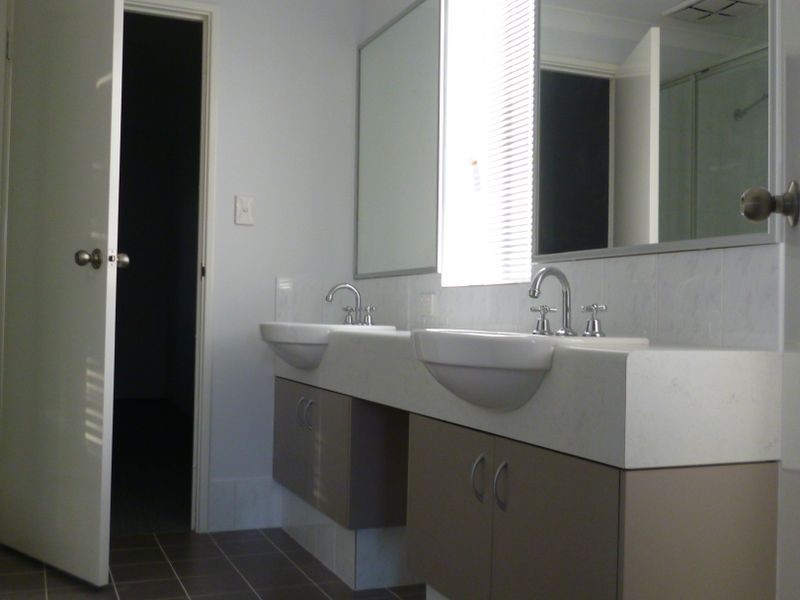 5 Caper Place, Success WA 6164