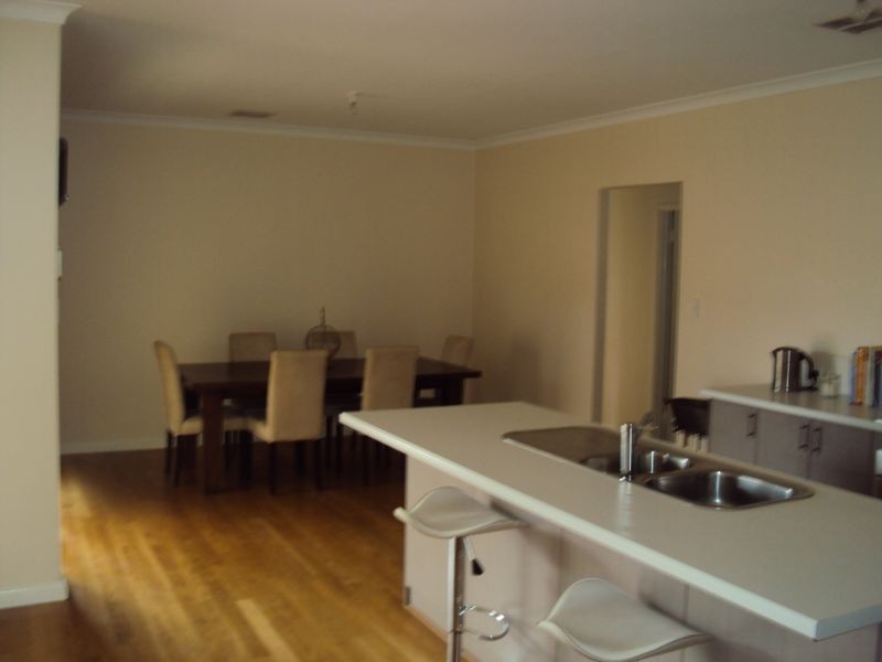 4 Versailles Parkway, Aubin Grove WA 6164