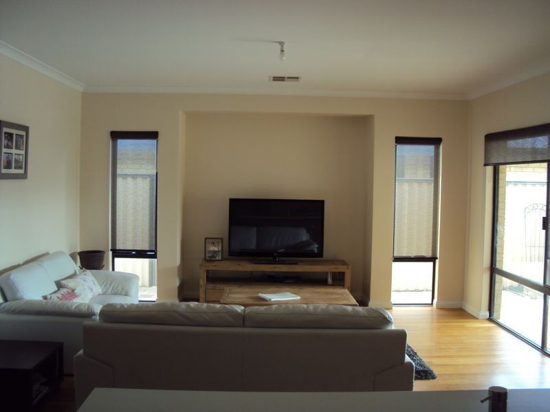 4 Versailles Parkway, Aubin Grove WA 6164