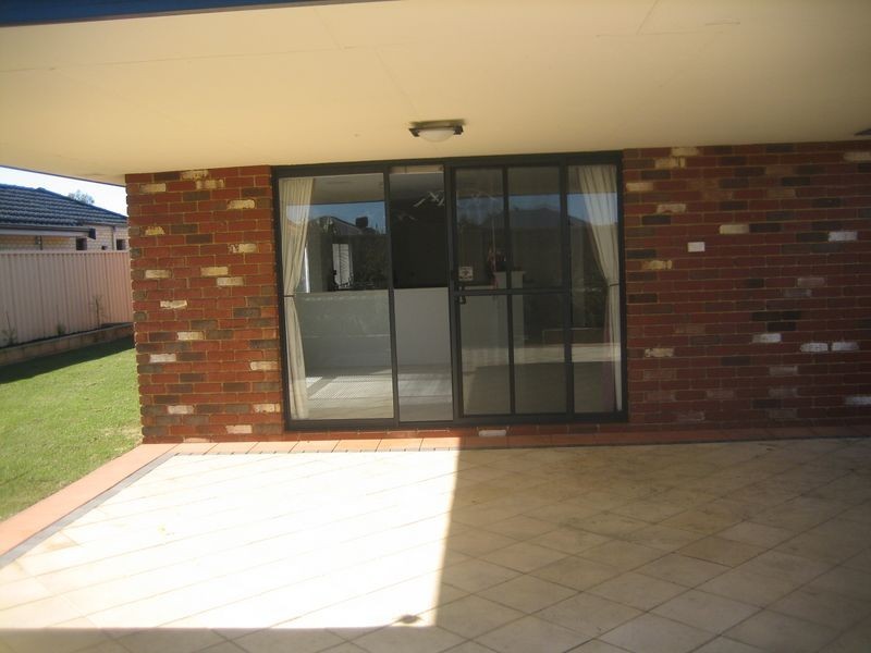 280 Tapper Road, Atwell WA 6164