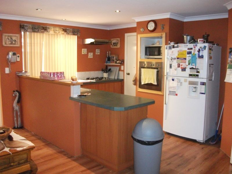 12 Marav Court, Success WA 6164