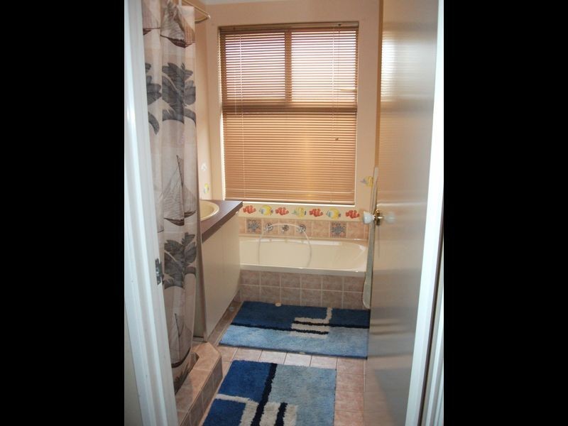 12 Marav Court, Success WA 6164