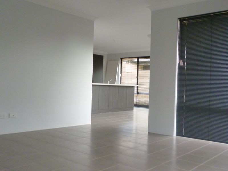 21 Mariposa Gardens, Success WA 6164