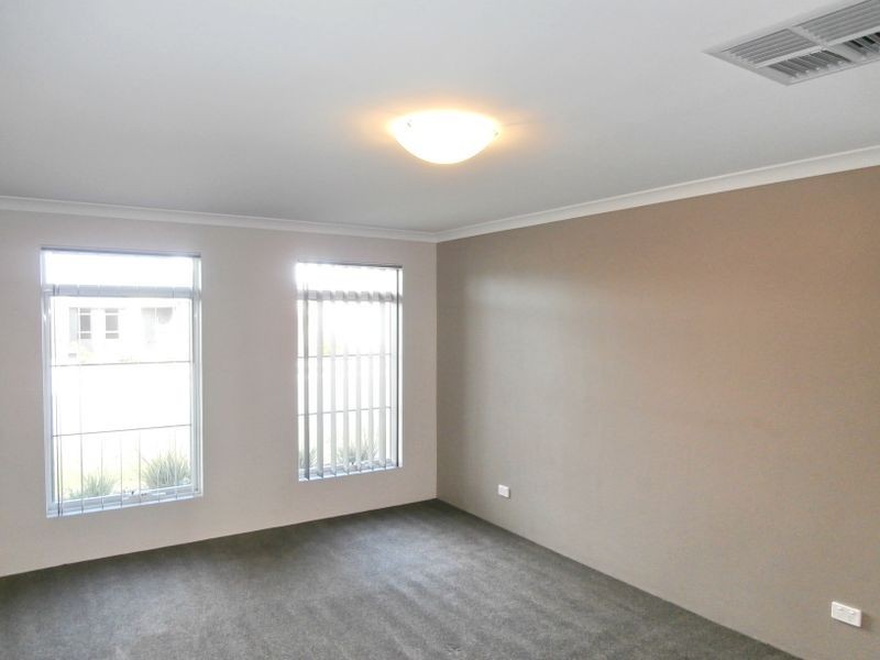 4 Blossom Chase, Aubin Grove WA 6164