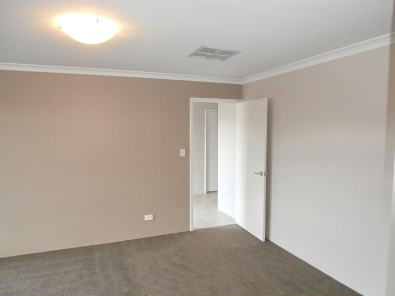 4 Blossom Chase, Aubin Grove WA 6164