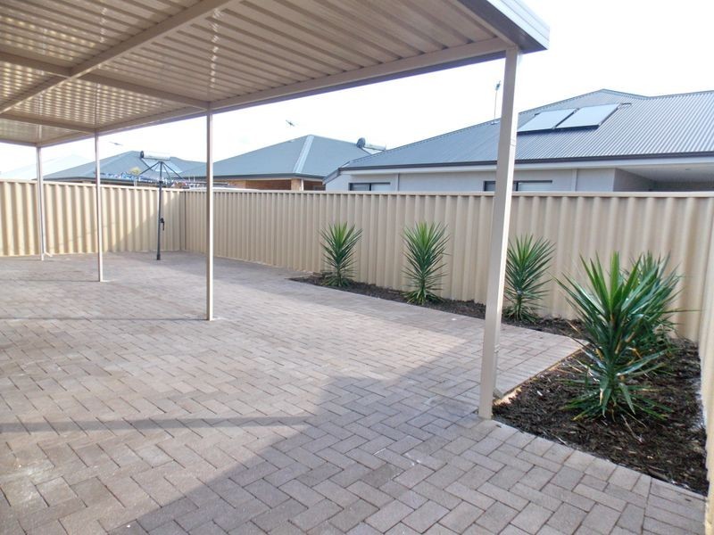 4 Blossom Chase, Aubin Grove WA 6164