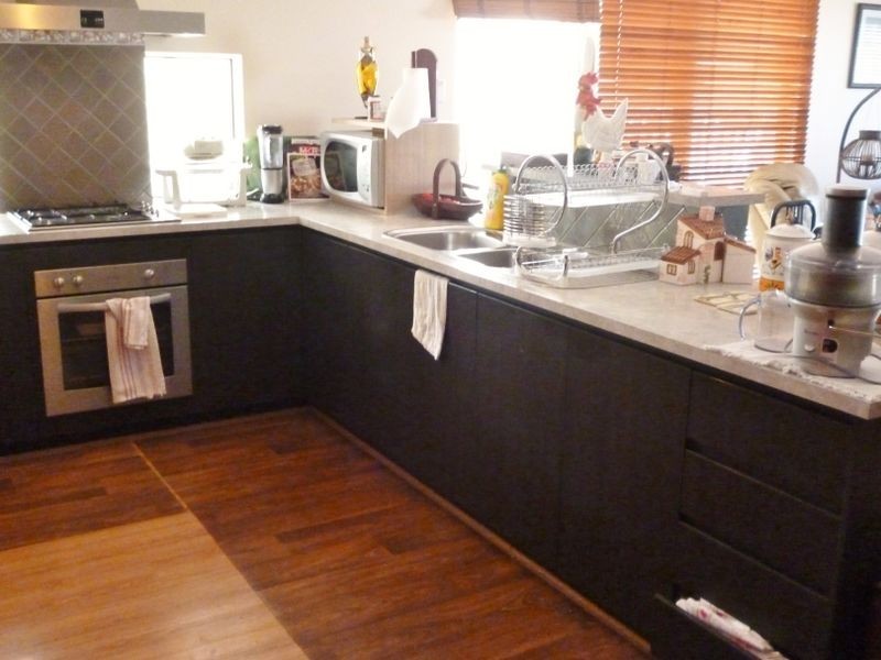 4 Plymouth Corner, Success WA 6164