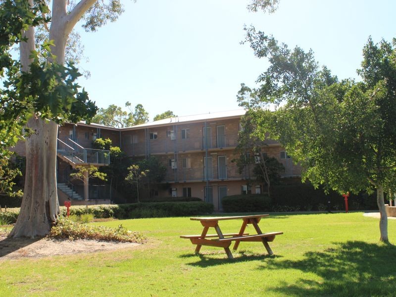 9/15 Friar John Way, Coolbellup WA 6163