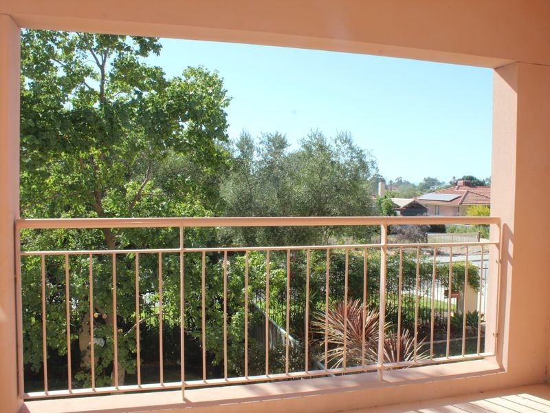 9/15 Friar John Way, Coolbellup WA 6163