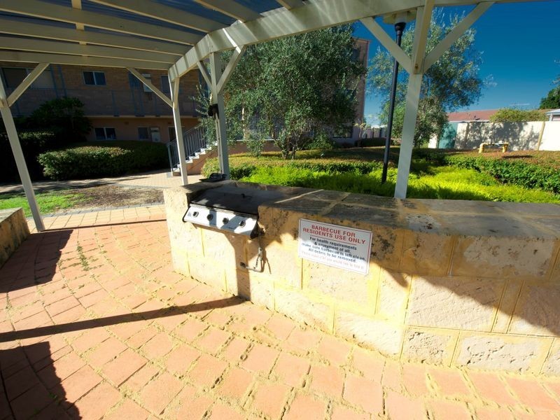 9/15 Friar John Way, Coolbellup WA 6163