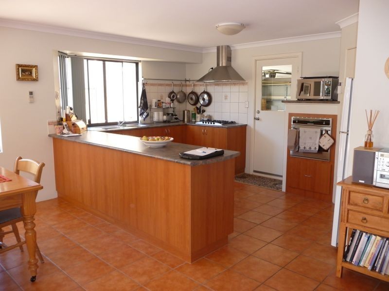 13 Reeves Entrance, Success WA 6164