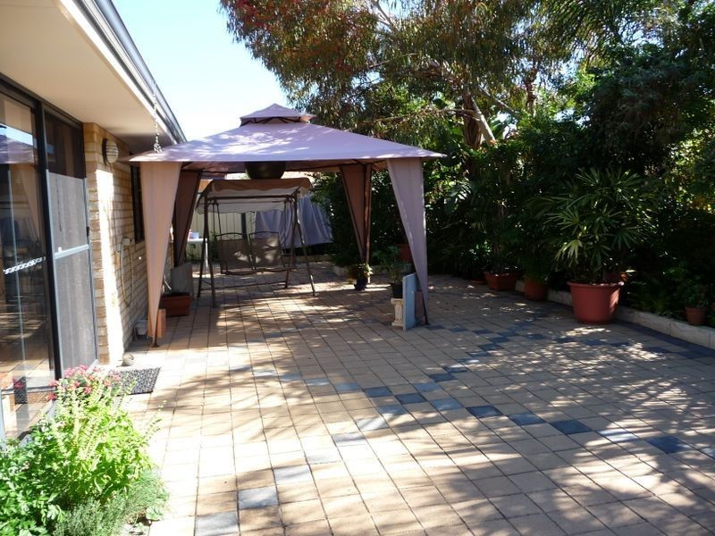 13 Reeves Entrance, Success WA 6164