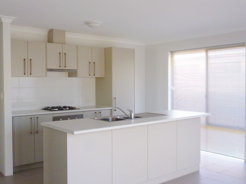 23 Mariposa Gardens, Success WA 6164