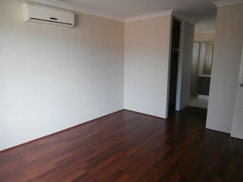 8 Teocote Crescent, Aubin Grove WA 6164