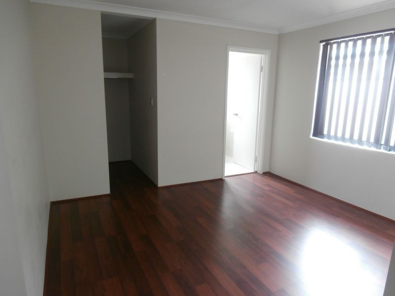 8 Teocote Crescent, Aubin Grove WA 6164