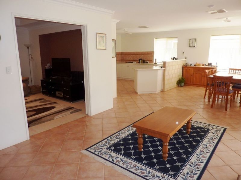 27 Kanji Loop, Atwell WA 6164