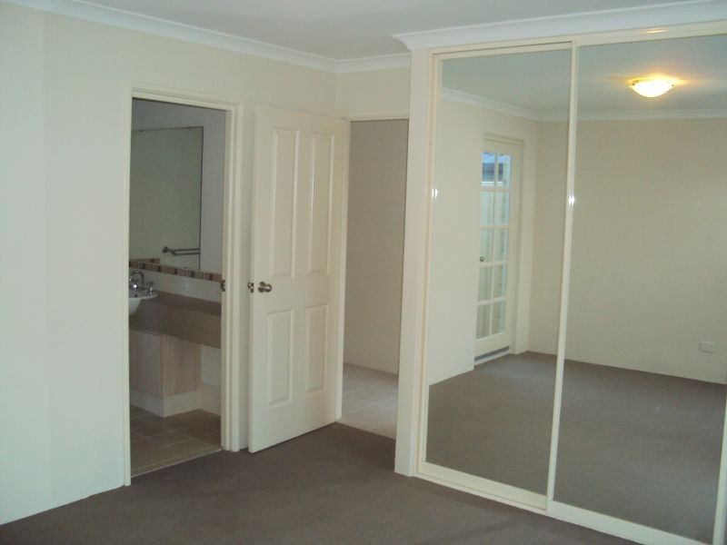 8/31 Barfield Road, Hammond Park WA 6164