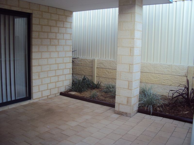 8/31 Barfield Road, Hammond Park WA 6164