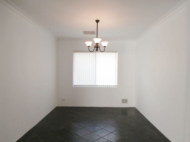 290 Foxton Drive, Oakford WA 6121