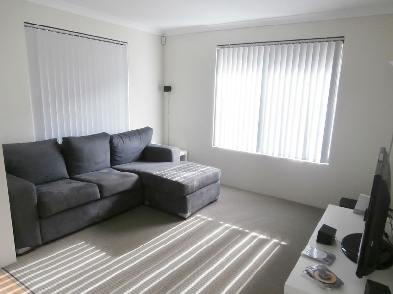 8 Salerno Approach, Piara Waters WA 6112