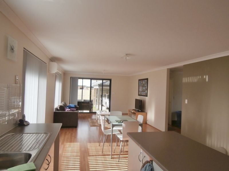 8 Salerno Approach, Piara Waters WA 6112