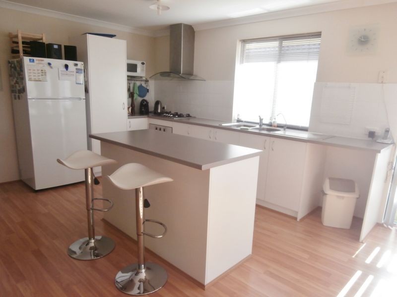 8 Salerno Approach, Piara Waters WA 6112