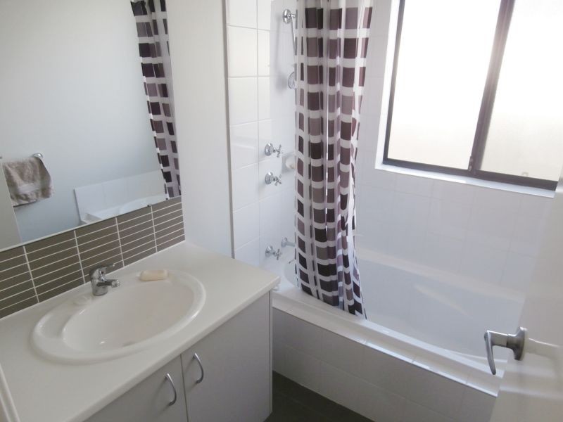 8 Salerno Approach, Piara Waters WA 6112