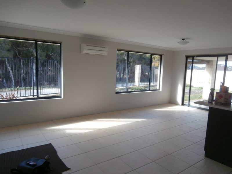 10 Nesbitt Place, Success WA 6164